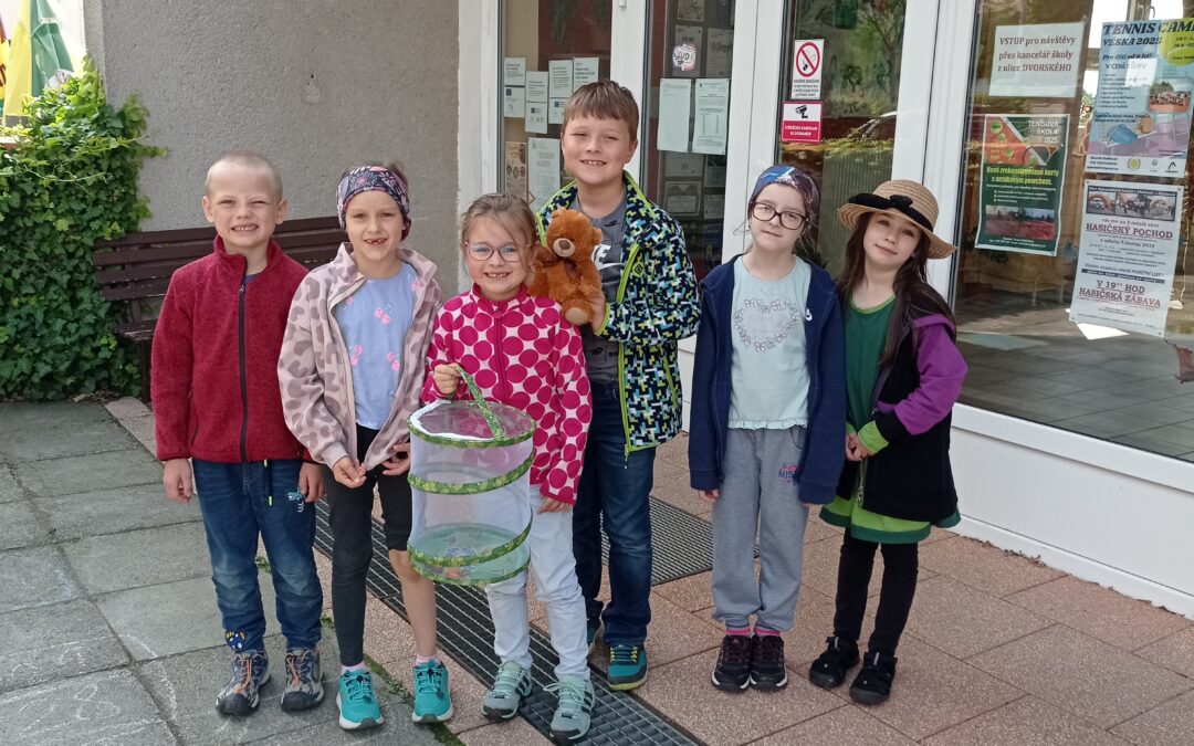 Motýlci letí do světa